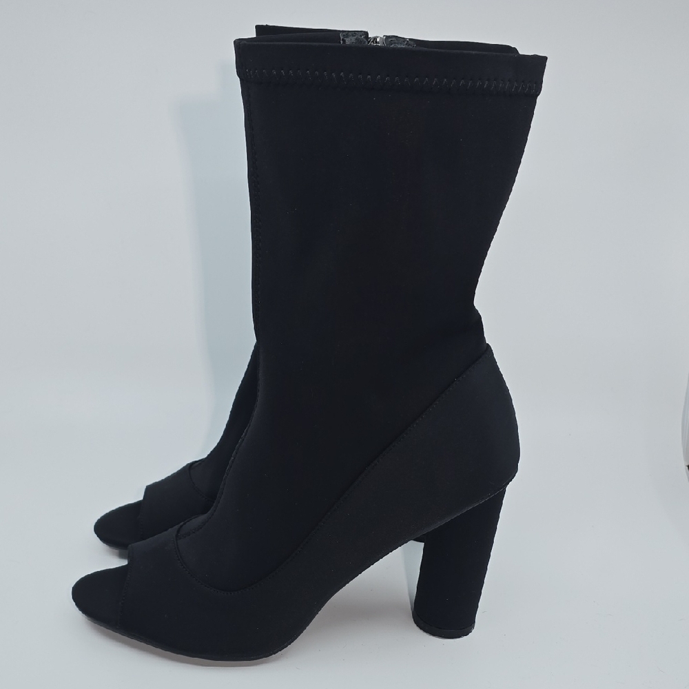 Tskenya - “Toni” - Color: Black- Size: US 10- Condition: New